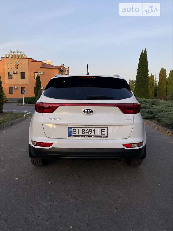 Позашляховик / Кросовер Kia Sportage 2017 в Гребінці