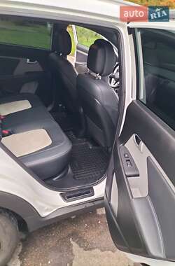 Внедорожник / Кроссовер Kia Sportage 2014 в 