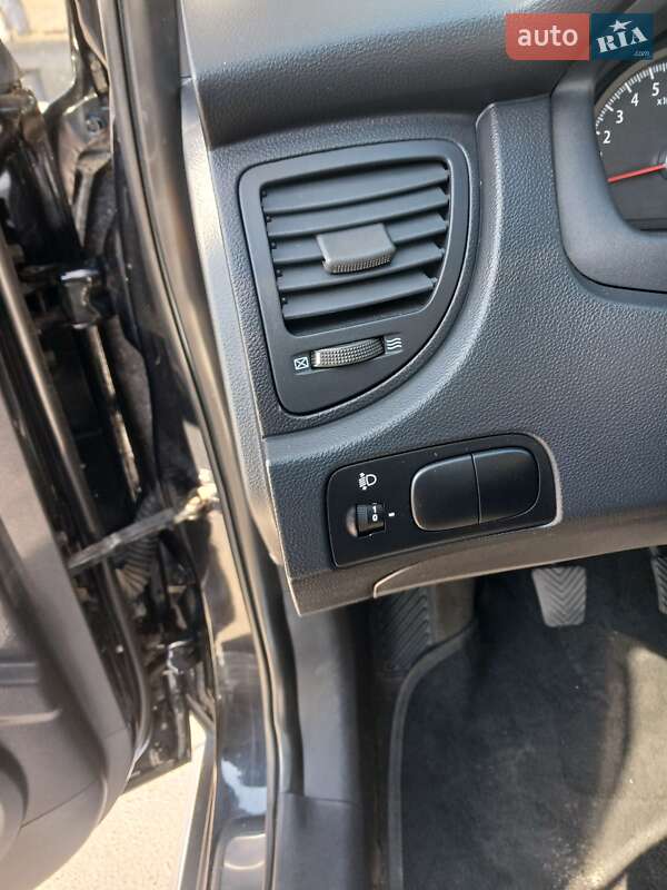 Внедорожник / Кроссовер Kia Sportage 2009 в Смеле