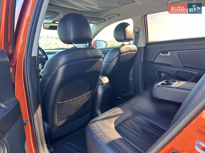 Внедорожник / Кроссовер Kia Sportage 2011 в Ровно