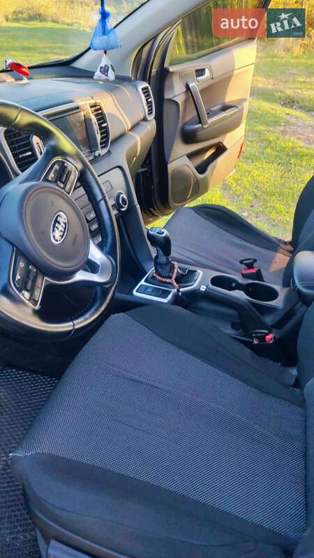 Внедорожник / Кроссовер Kia Sportage 2016 в Шостке