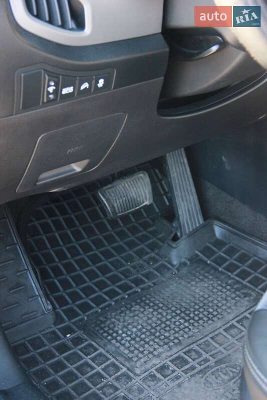 Позашляховик / Кросовер Kia Sportage 2015 в Дніпрі