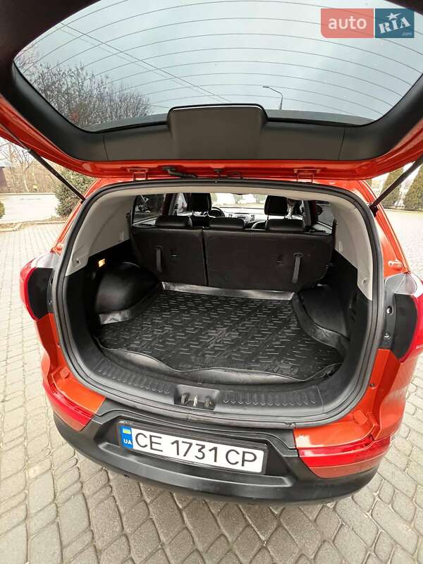 Позашляховик / Кросовер Kia Sportage 2012 в Чернівцях