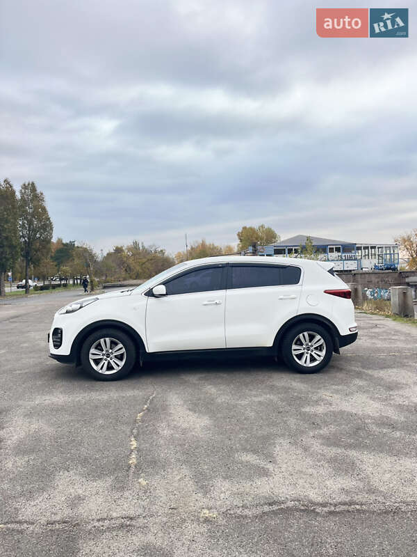 Позашляховик / Кросовер Kia Sportage 2016 в Дніпрі