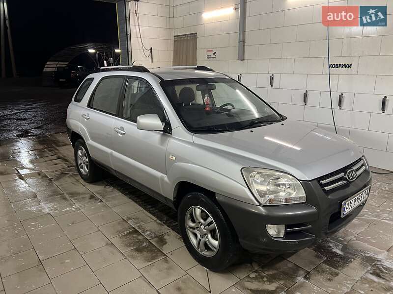 Позашляховик / Кросовер Kia Sportage 2005 в Ізюмі