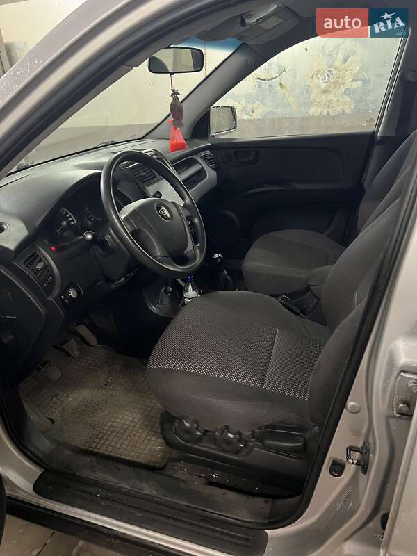 Позашляховик / Кросовер Kia Sportage 2005 в Ізюмі