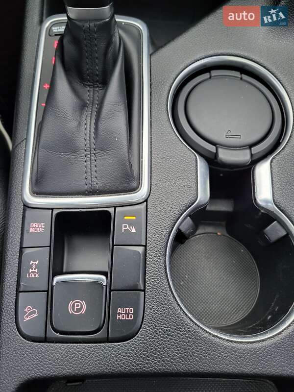 Позашляховик / Кросовер Kia Sportage 2016 в Полтаві