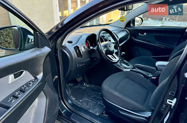 Позашляховик / Кросовер Kia Sportage 2013 в 
