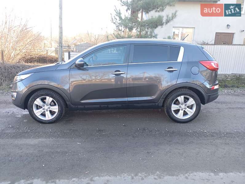 Внедорожник / Кроссовер Kia Sportage 2011 в Городенке