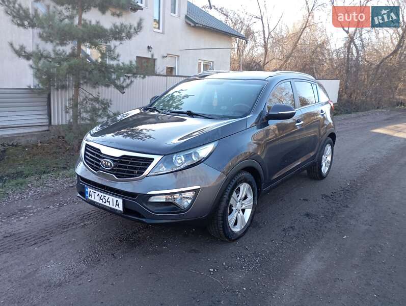 Позашляховик / Кросовер Kia Sportage 2011 в Городенці