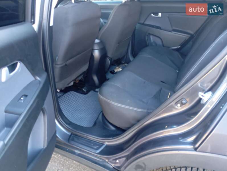 Внедорожник / Кроссовер Kia Sportage 2011 в Городенке