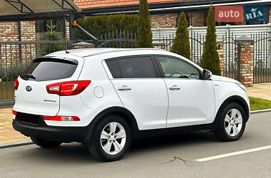 Позашляховик / Кросовер Kia Sportage 2013 в Дніпрі