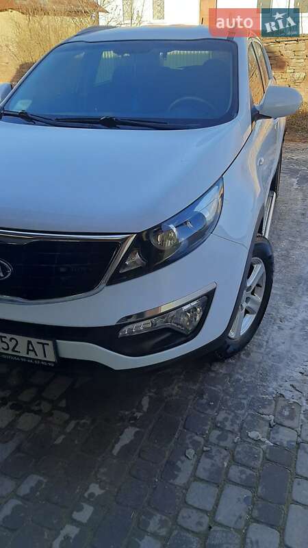 Позашляховик / Кросовер Kia Sportage 2015 в Заліщиках