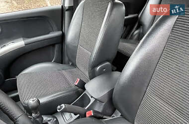 Внедорожник / Кроссовер Kia Sportage 2005 в 