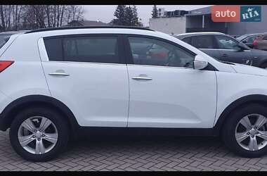 Внедорожник / Кроссовер Kia Sportage 2012 в Черновцах