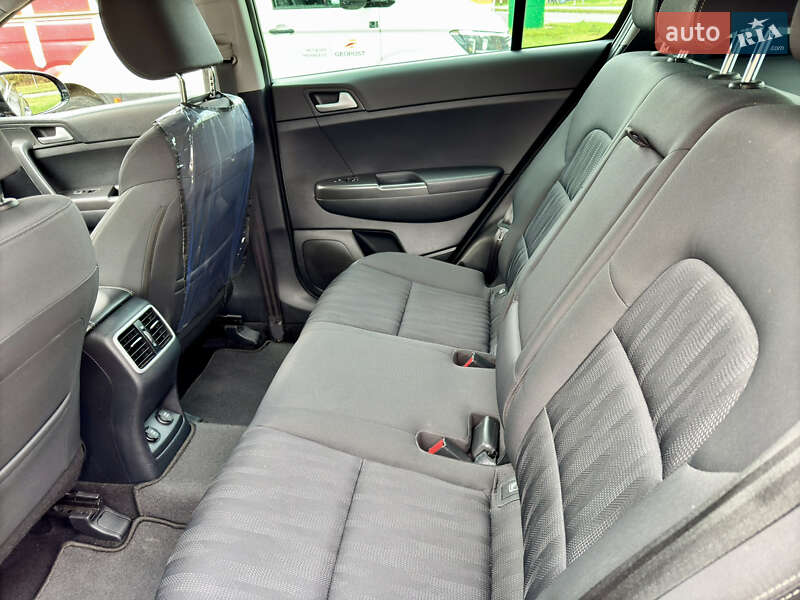 Внедорожник / Кроссовер Kia Sportage 2017 в Львове