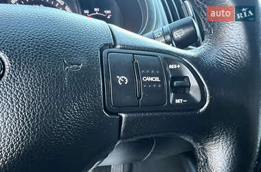 Позашляховик / Кросовер Kia Sportage 2011 в 