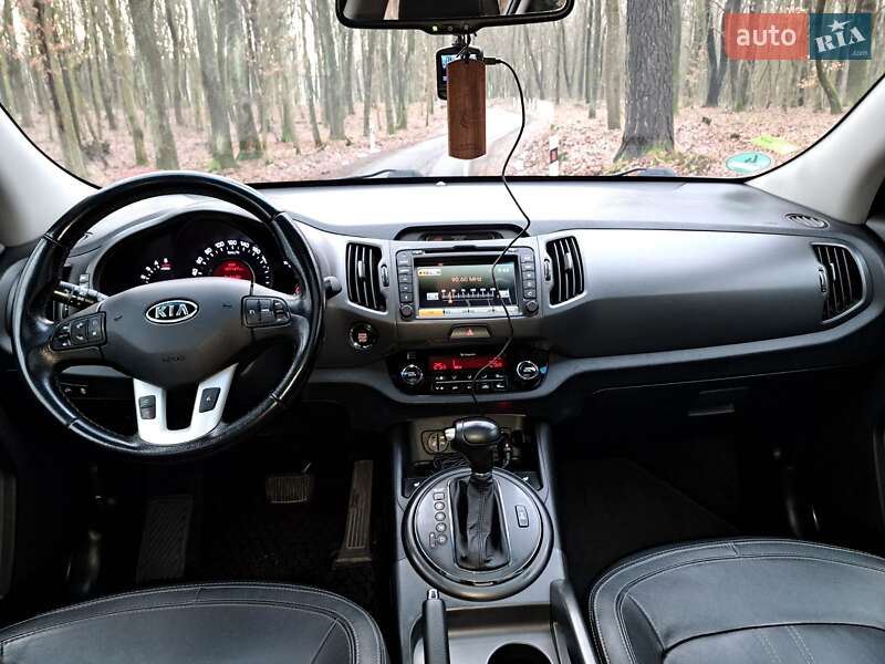 Позашляховик / Кросовер Kia Sportage 2012 в 