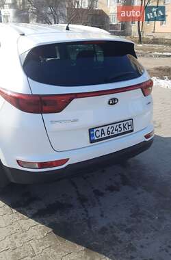 Внедорожник / Кроссовер Kia Sportage 2016 в Ватутино