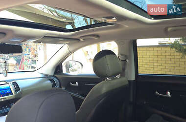 Внедорожник / Кроссовер Kia Sportage 2012 в 