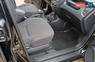 Позашляховик / Кросовер Kia Sportage 2005 в 