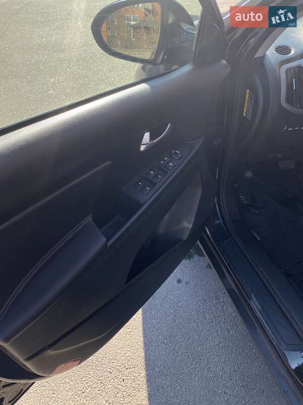 Внедорожник / Кроссовер Kia Sportage 2015 в Житомире