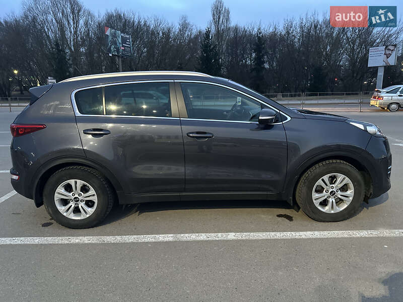 Внедорожник / Кроссовер Kia Sportage 2016 в Хмельницком