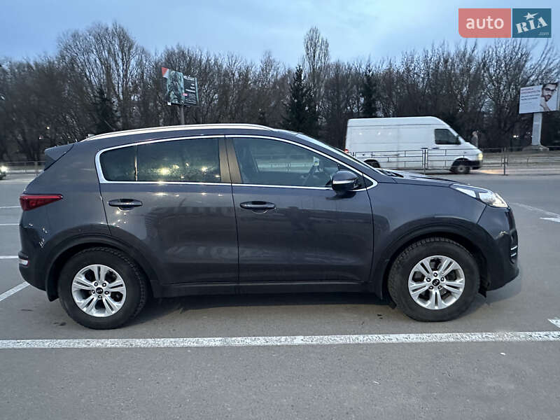 Внедорожник / Кроссовер Kia Sportage 2016 в Хмельницком