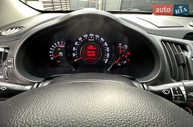 Внедорожник / Кроссовер Kia Sportage 2012 в 