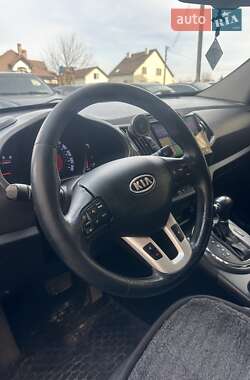 Внедорожник / Кроссовер Kia Sportage 2012 в 