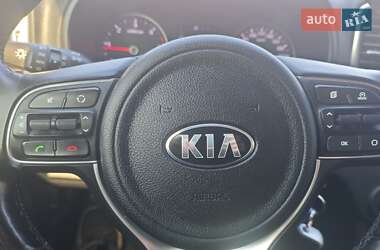 Позашляховик / Кросовер Kia Sportage 2017 в 