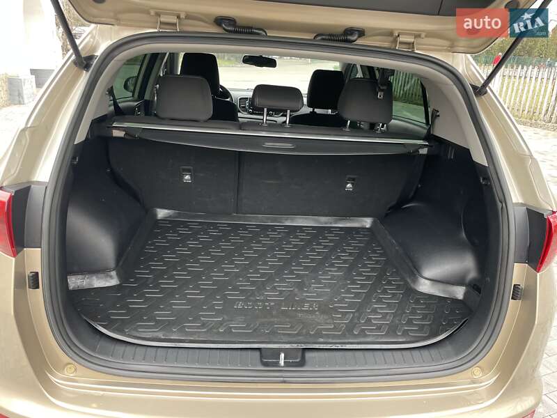 Позашляховик / Кросовер Kia Sportage 2016 в Бару фото 9 Позашляховик / Кросовер Kia Sportage 2016 в Бару