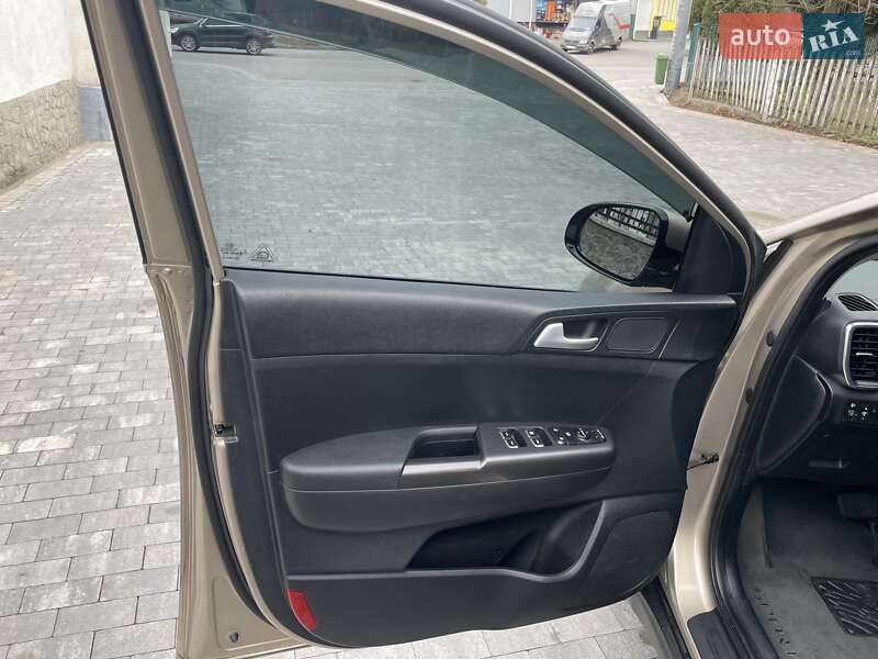 Позашляховик / Кросовер Kia Sportage 2016 в Бару фото 14 Позашляховик / Кросовер Kia Sportage 2016 в Бару