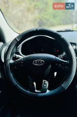 Внедорожник / Кроссовер Kia Sportage 2012 в 