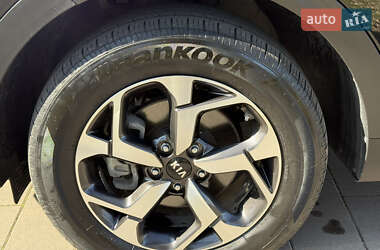 Позашляховик / Кросовер Kia Sportage 2021 в 
