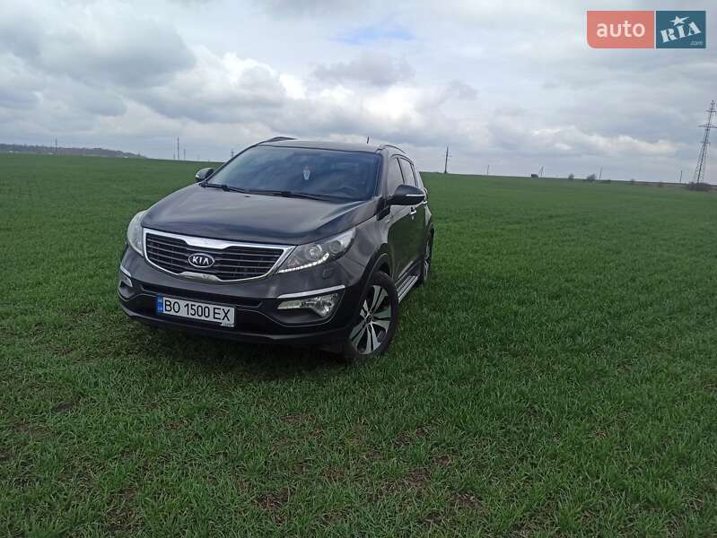 Внедорожник / Кроссовер Kia Sportage 2011 в 
