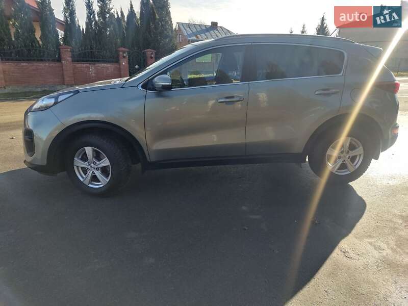Внедорожник / Кроссовер Kia Sportage 2016 в Львове