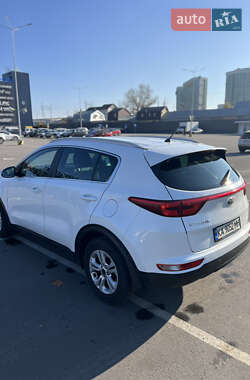 Внедорожник / Кроссовер Kia Sportage 2016 в 