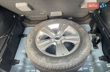 Внедорожник / Кроссовер Kia Sportage 2012 в 