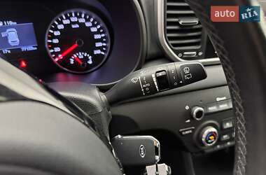 Позашляховик / Кросовер Kia Sportage 2019 в 