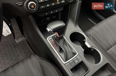 Позашляховик / Кросовер Kia Sportage 2019 в 