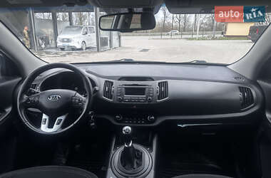 Позашляховик / Кросовер Kia Sportage 2012 в 
