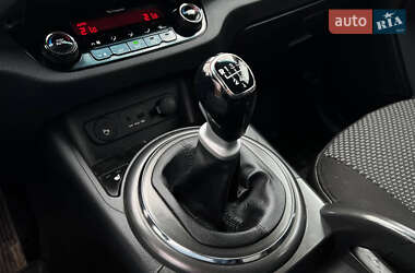 Внедорожник / Кроссовер Kia Sportage 2010 в 