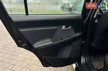 Внедорожник / Кроссовер Kia Sportage 2010 в 