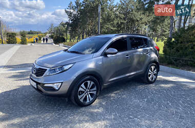 Внедорожник / Кроссовер Kia Sportage 2012 в 