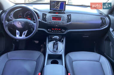 Внедорожник / Кроссовер Kia Sportage 2012 в 