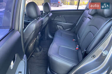 Внедорожник / Кроссовер Kia Sportage 2012 в 