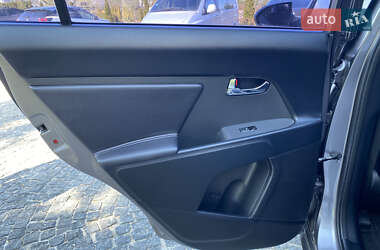 Внедорожник / Кроссовер Kia Sportage 2012 в 