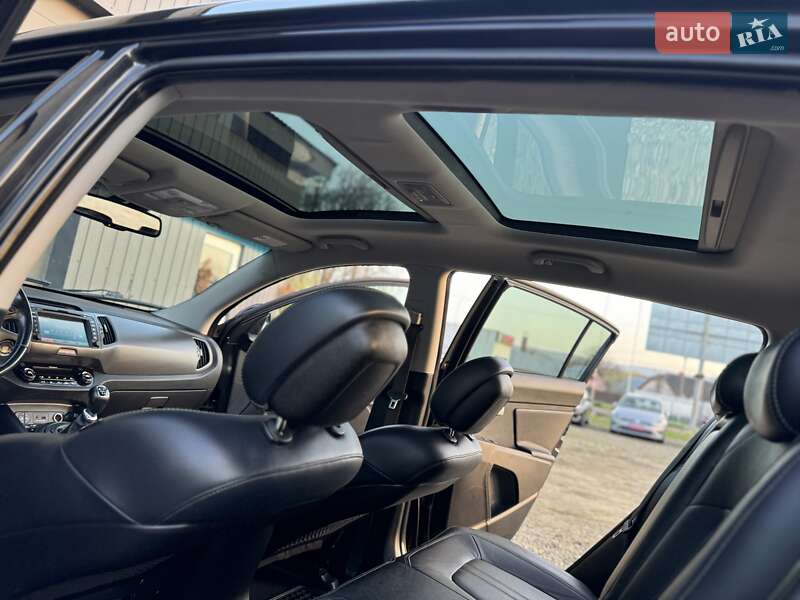 Позашляховик / Кросовер Kia Sportage 2012 в Трускавці