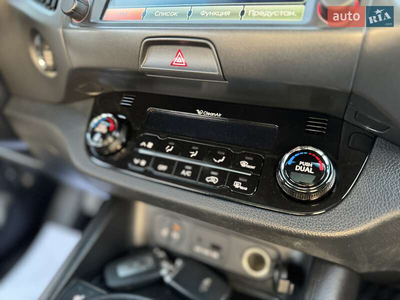 Позашляховик / Кросовер Kia Sportage 2012 в Трускавці